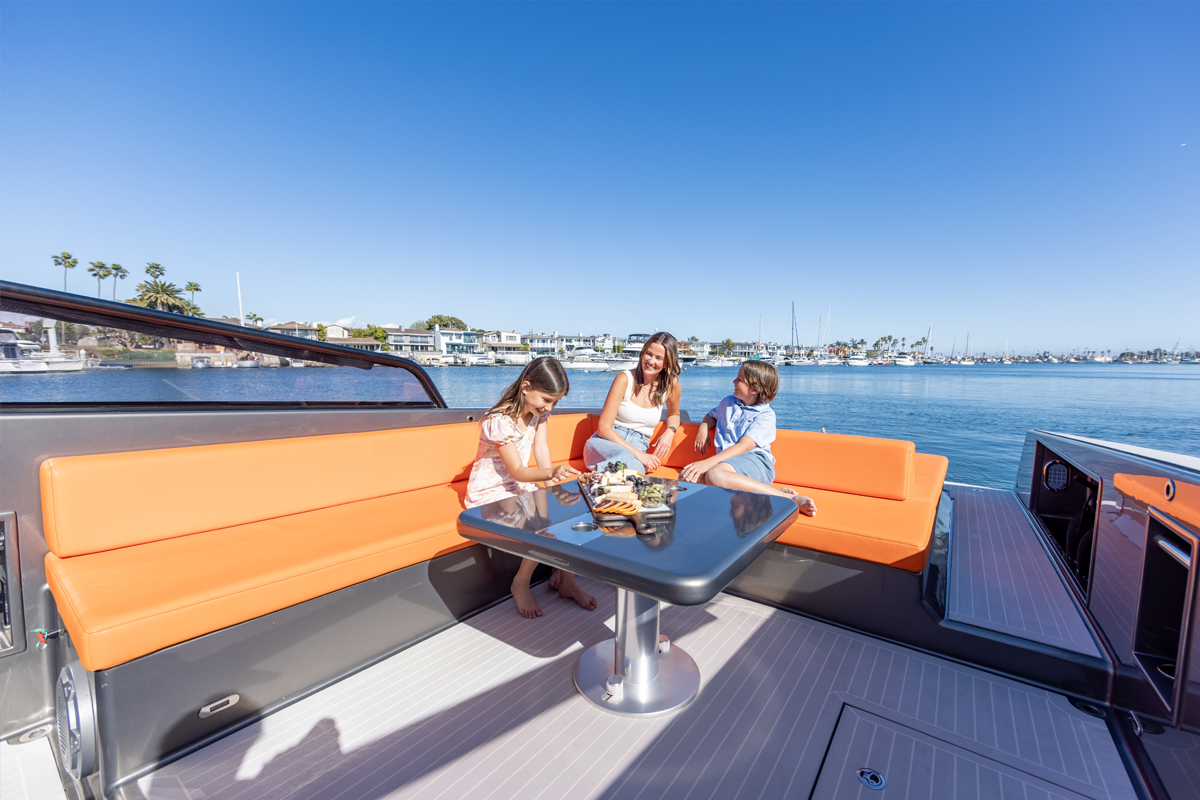 boat charter newport harbor