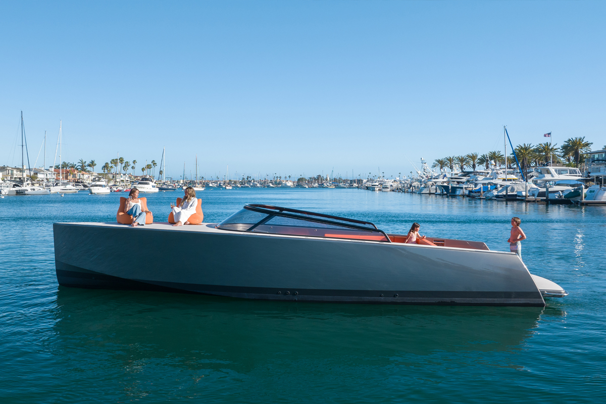 Newport Harbor boat charter