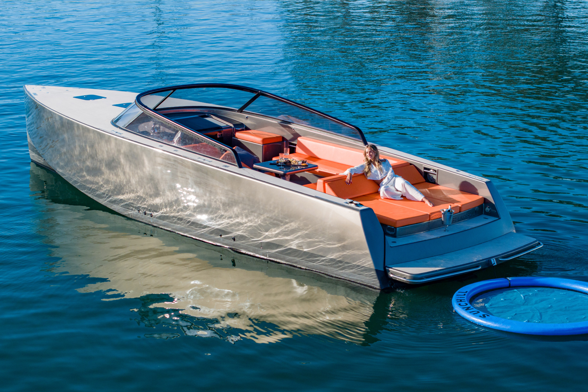 Newport Harbor boat charter